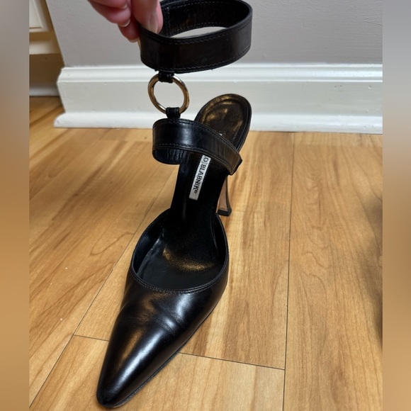 Manolo Blahnik Black Ankle Strap Leather - size 39 - Picture 4 of 12